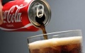 Coca Cola tomando.jpg
